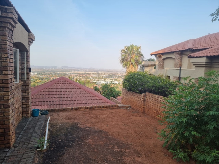3 Bedroom Property for Sale in Safari Gardens North West